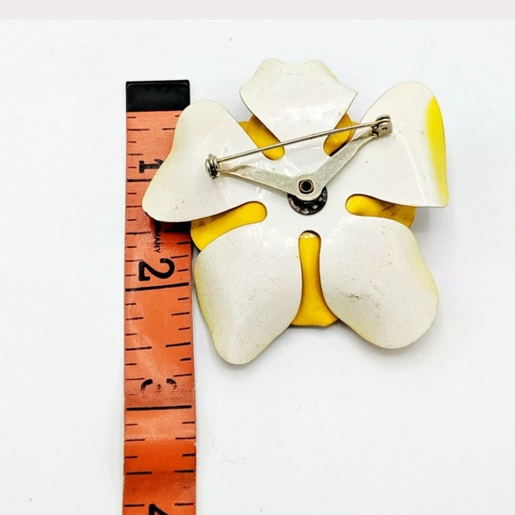 Vintage Enamel Metal Flower Brooch Pin Orange - Picture 4 of 4